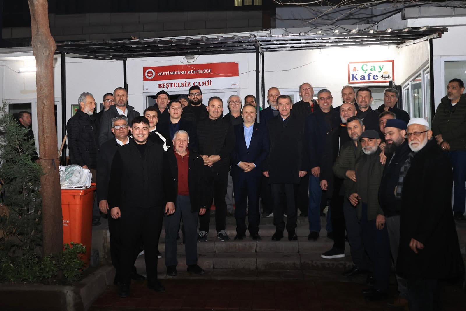 Beştelsiz Camii cemaatimizle birlikte aynı sofraya oturduk