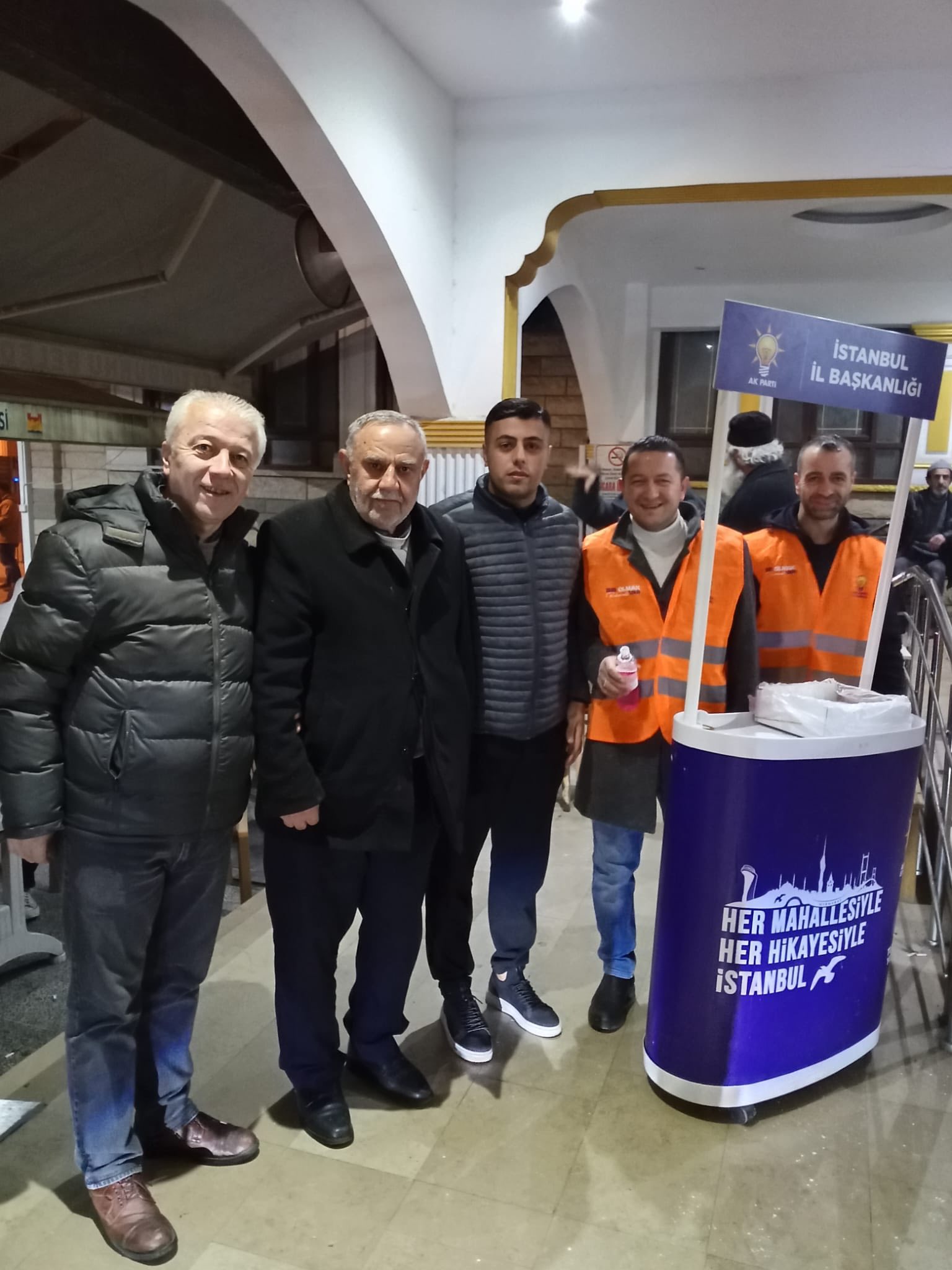 Mübarek Ramazan-ı Şerif’te teravih namazı sonrası Köşeli Camii’n