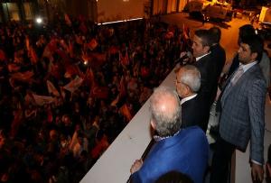 AK Parti, Yine En Büyük Parti oldu.