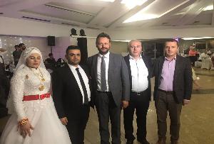 Mahalle Başk Vahdettin Ağaya'nın kız kardeşinin düğünündeyiz.Allah mesut etsin.