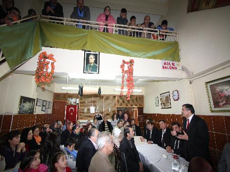 "HALKIMIZLA KUÇAKLAŞMAYA DEVAM EDİYORUZ"