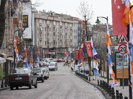 "AK PARTİ'YE ÇİRKİN SALDIRI"